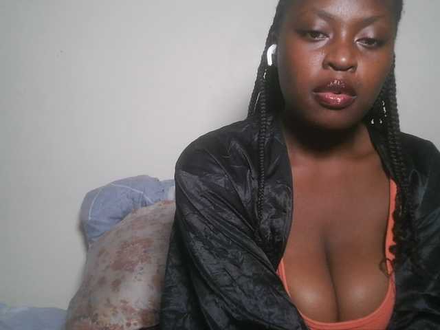 DiasyafterDark live cam on BongaCams