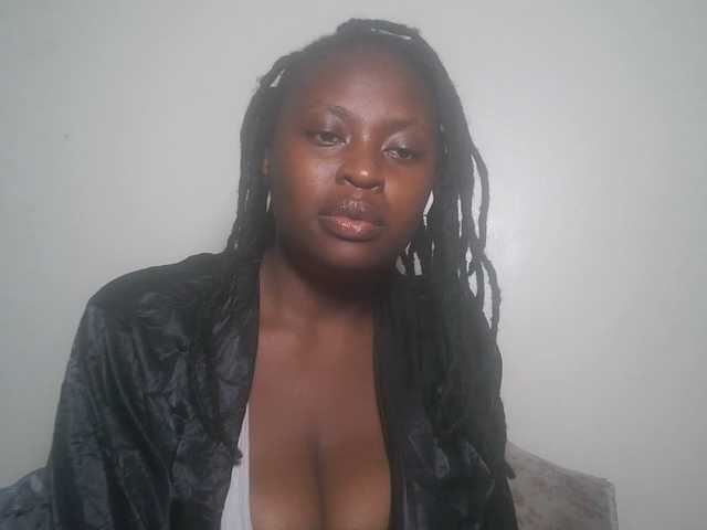 DiasyafterDark live cam on BongaCams