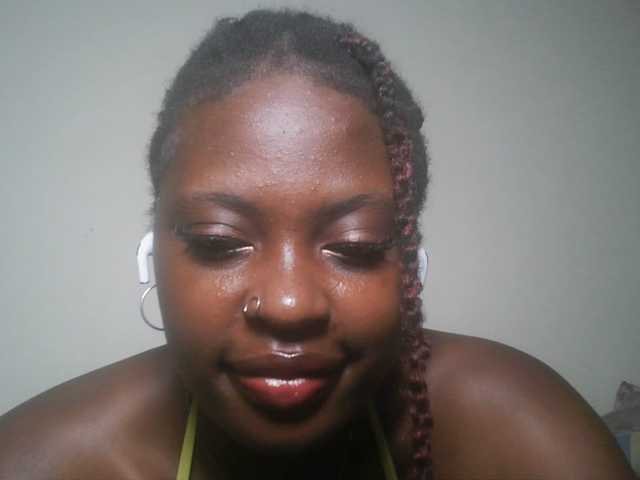 DiasyafterDark live cam on BongaCams