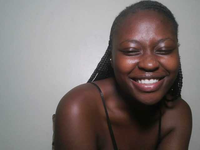 DiasyafterDark live cam on BongaCams