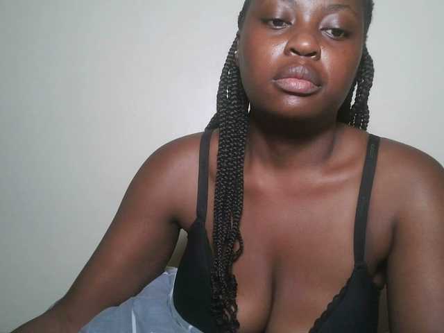 DiasyafterDark live cam on BongaCams