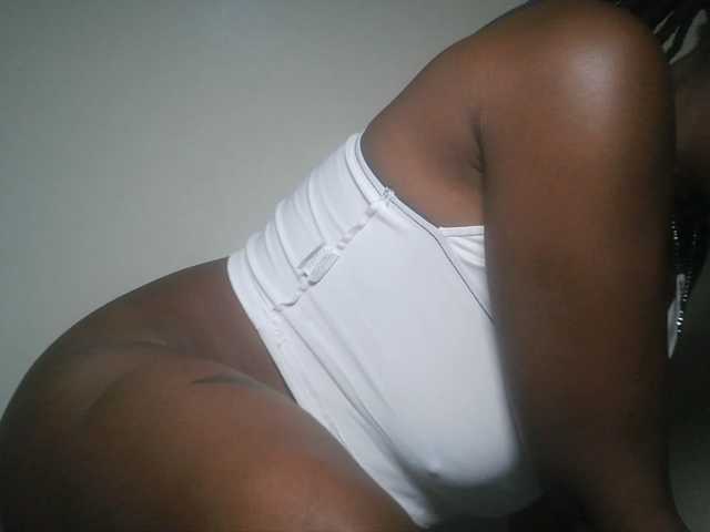 DiasyafterDark live cam on BongaCams