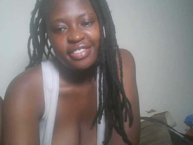 DiasyafterDark live cam on BongaCams