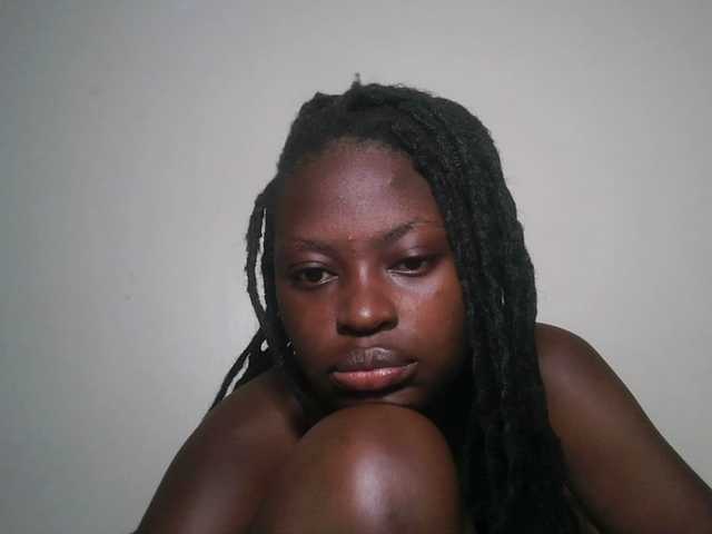 DiasyafterDark live cam on BongaCams
