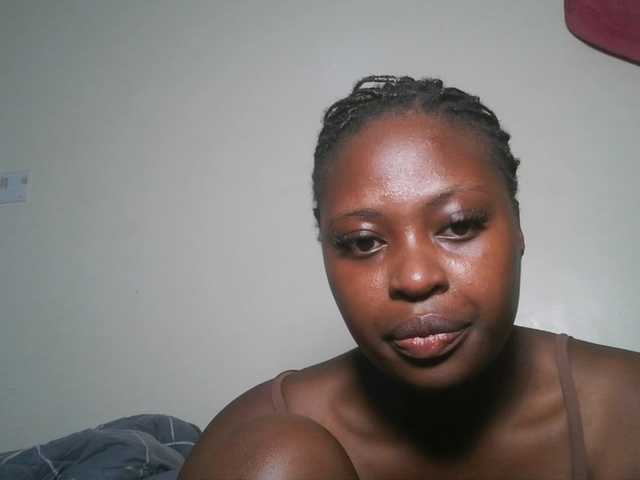 DiasyafterDark live cam on BongaCams