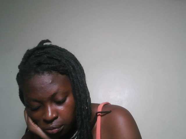 DiasyafterDark live cam on BongaCams