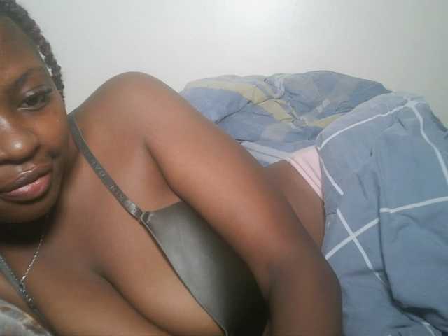 DiasyafterDark live cam on BongaCams