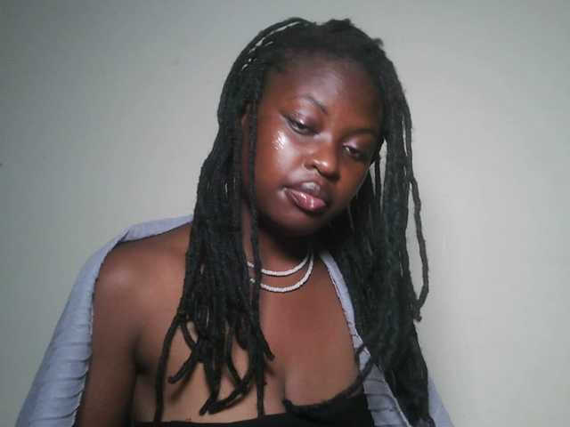 DiasyafterDark live cam on BongaCams