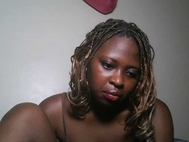 DiasyafterDark live cam on BongaCams