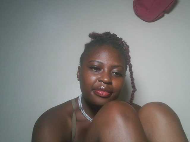 DiasyafterDark live cam on BongaCams