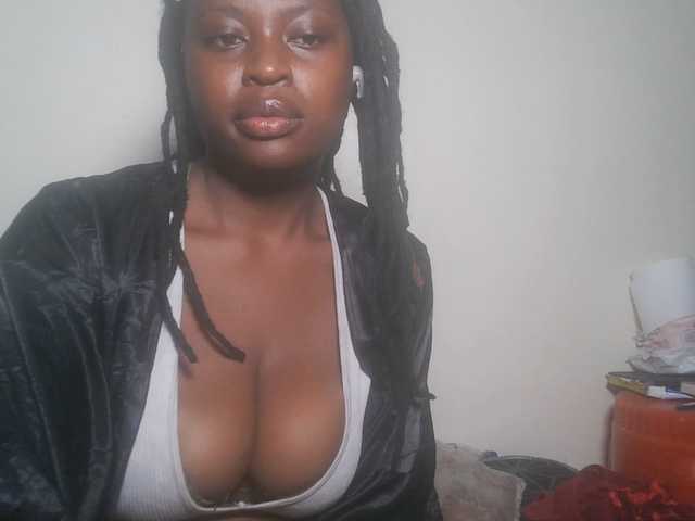 DiasyafterDark live cam on BongaCams