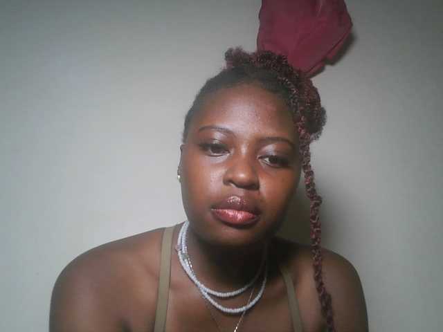 DiasyafterDark live cam on BongaCams