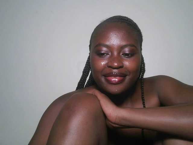 DiasyafterDark live cam on BongaCams