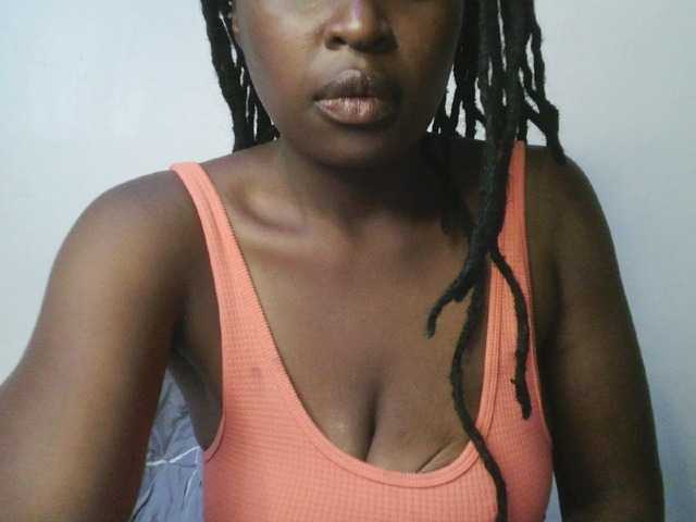 DiasyafterDark live cam on BongaCams