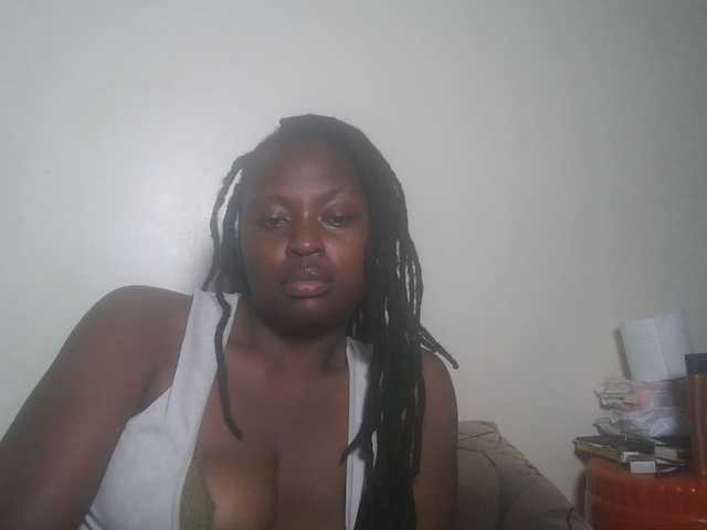 DiasyafterDark live cam on BongaCams