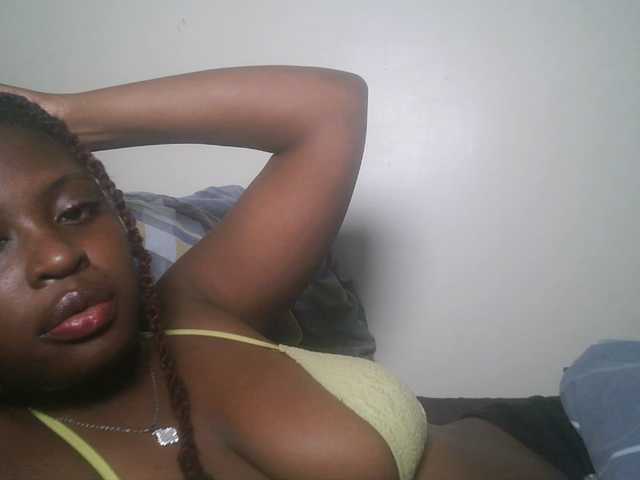 DiasyafterDark live cam on BongaCams