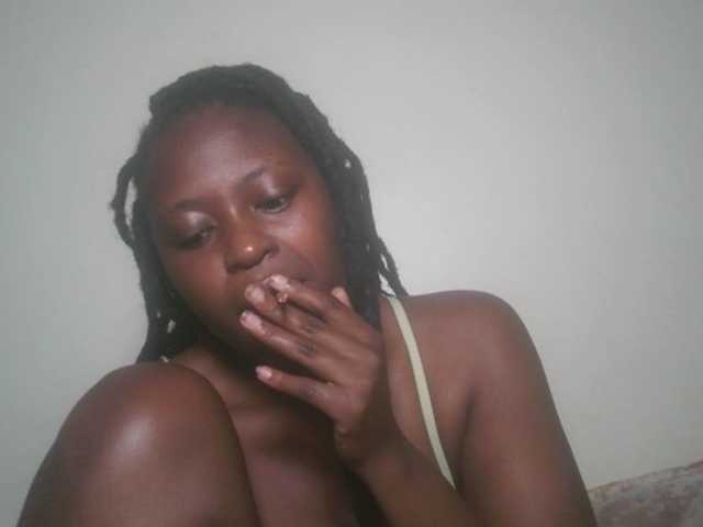 DiasyafterDark live cam on BongaCams