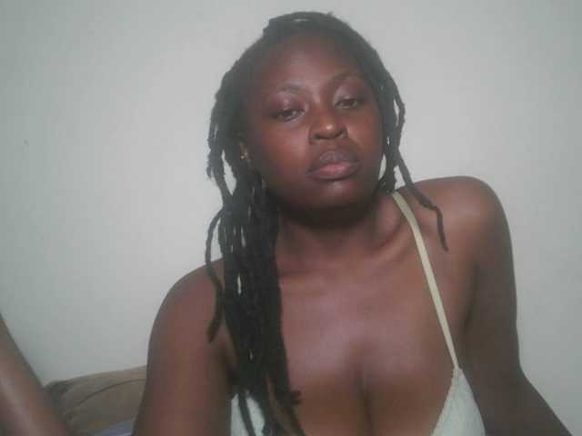 DiasyafterDark live cam on BongaCams