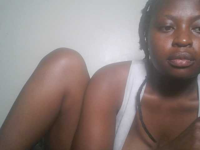 DiasyafterDark live cam on BongaCams