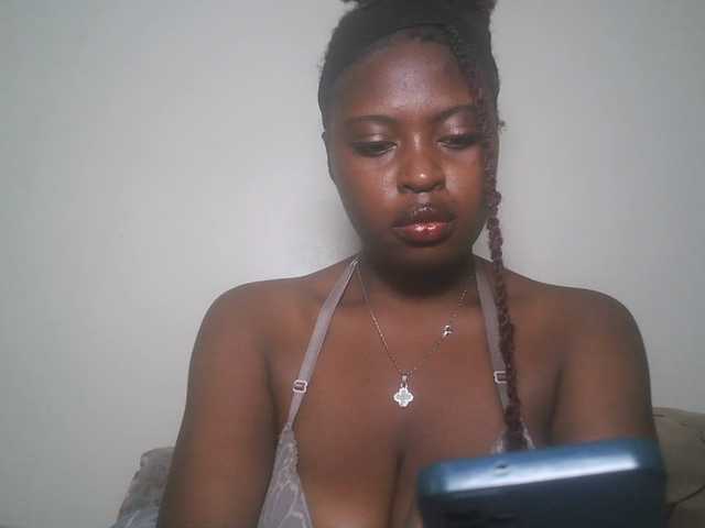 DiasyafterDark live cam on BongaCams