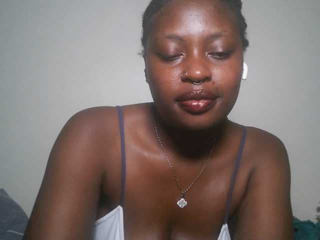 DiasyafterDark live cam on BongaCams