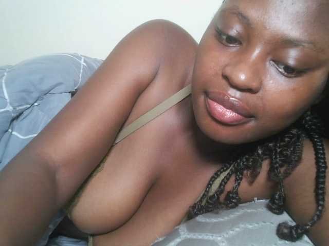 DiasyafterDark live cam on BongaCams