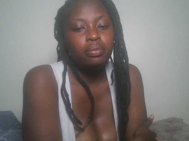 DiasyafterDark live cam on BongaCams