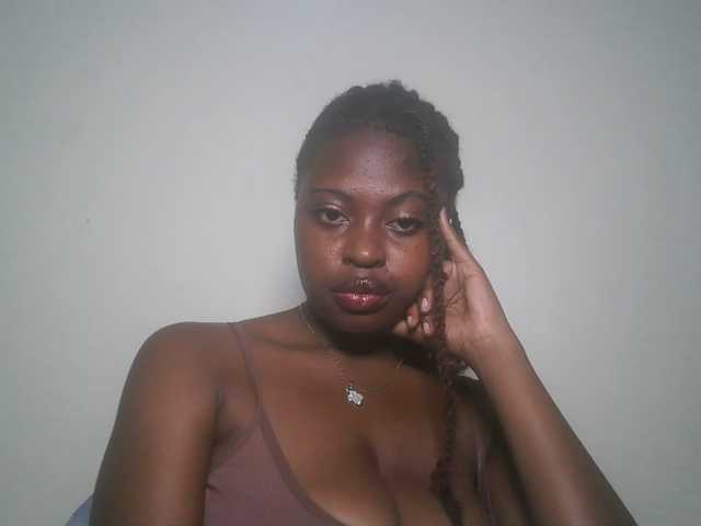 DiasyafterDark live cam on BongaCams