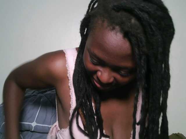 DiasyafterDark live cam on BongaCams