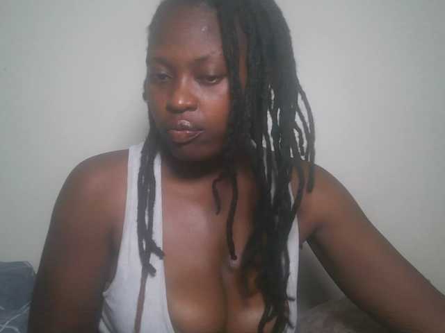 DiasyafterDark live cam on BongaCams