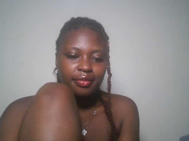 DiasyafterDark live cam on BongaCams