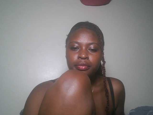 DiasyafterDark live cam on BongaCams