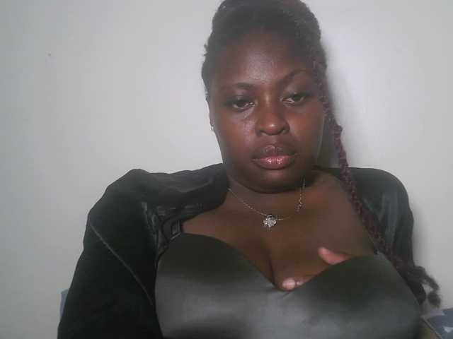 DiasyafterDark live cam on BongaCams