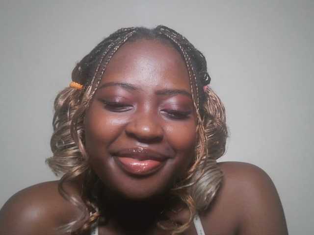 DiasyafterDark live cam on BongaCams
