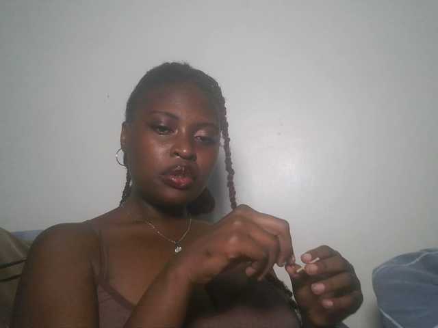 DiasyafterDark live cam on BongaCams