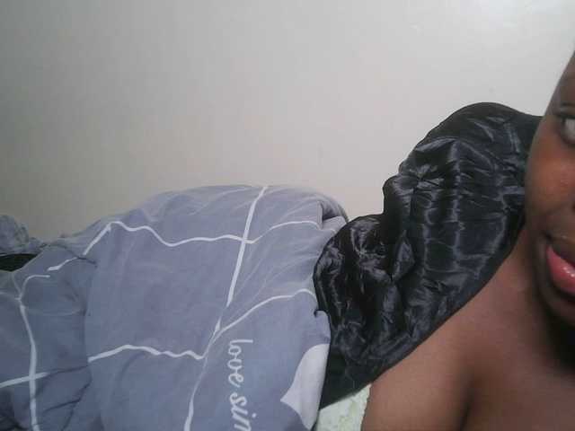 DiasyafterDark live cam on BongaCams