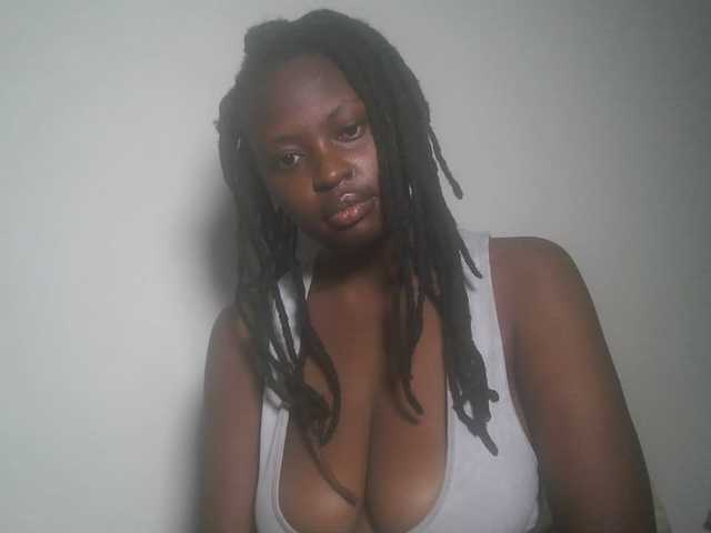 DiasyafterDark live cam on BongaCams