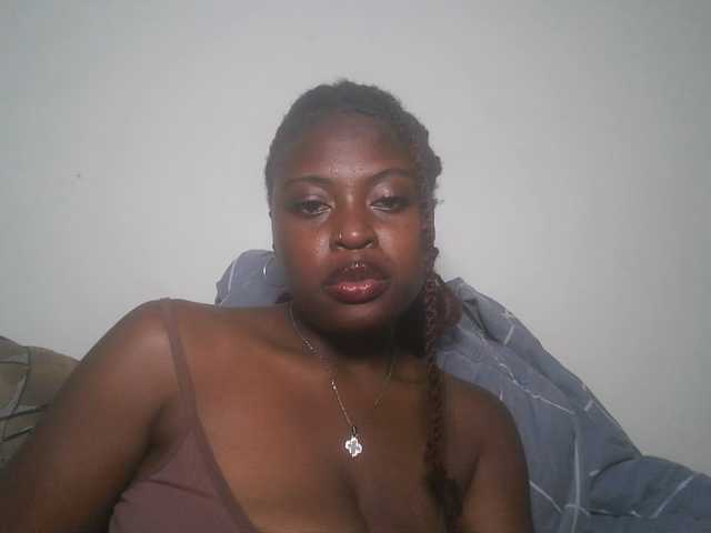 DiasyafterDark live cam on BongaCams