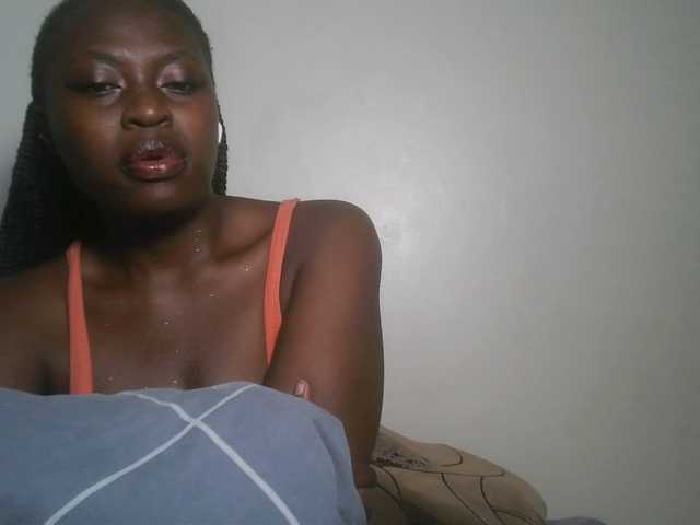 DiasyafterDark live cam on BongaCams