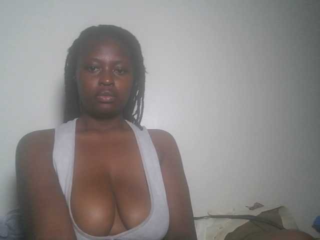 DiasyafterDark live cam on BongaCams
