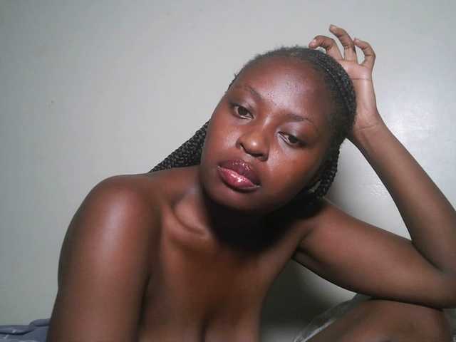 DiasyafterDark live cam on BongaCams