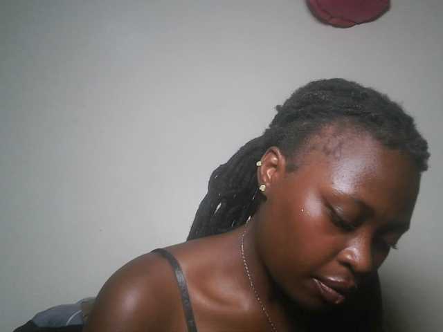 DiasyafterDark live cam on BongaCams