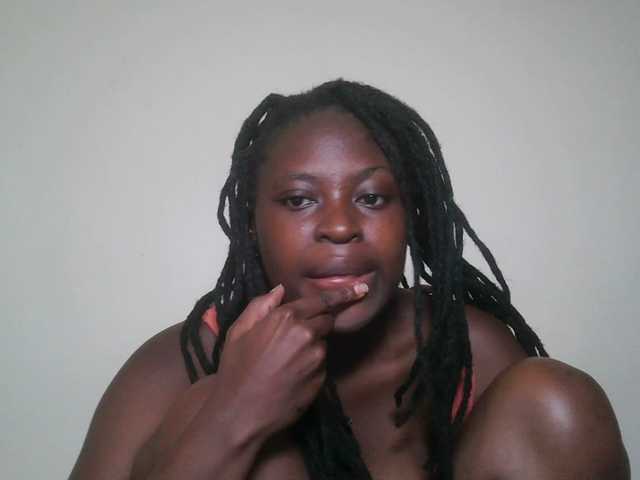DiasyafterDark live cam on BongaCams