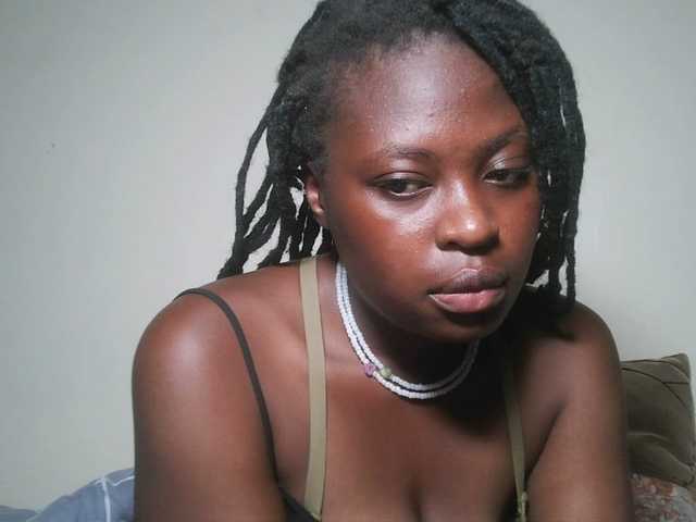 DiasyafterDark live cam on BongaCams