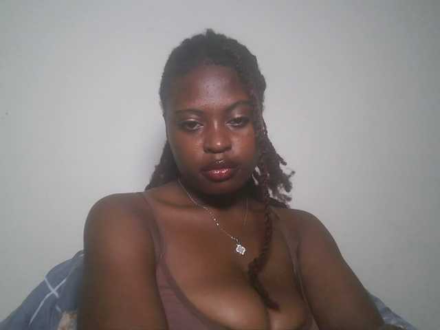 DiasyafterDark live cam on BongaCams