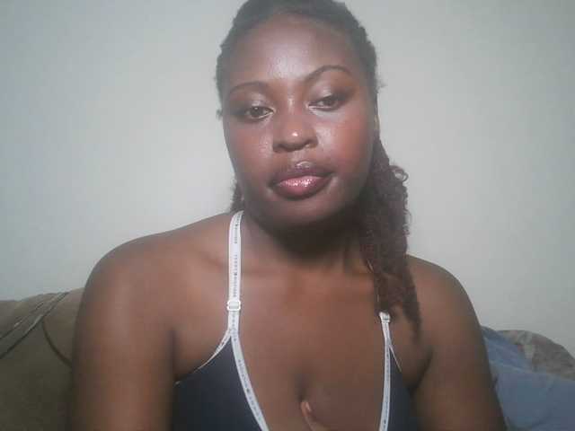 DiasyafterDark live cam on BongaCams