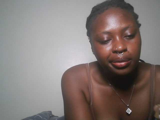 DiasyafterDark live cam on BongaCams