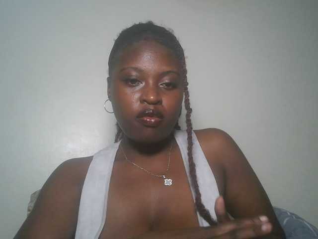 DiasyafterDark live cam on BongaCams