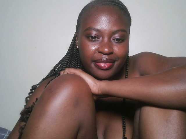 DiasyafterDark live cam on BongaCams