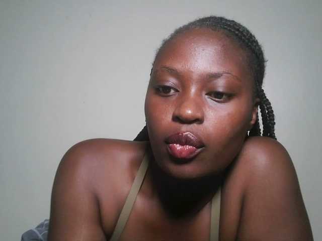 DiasyafterDark live cam on BongaCams
